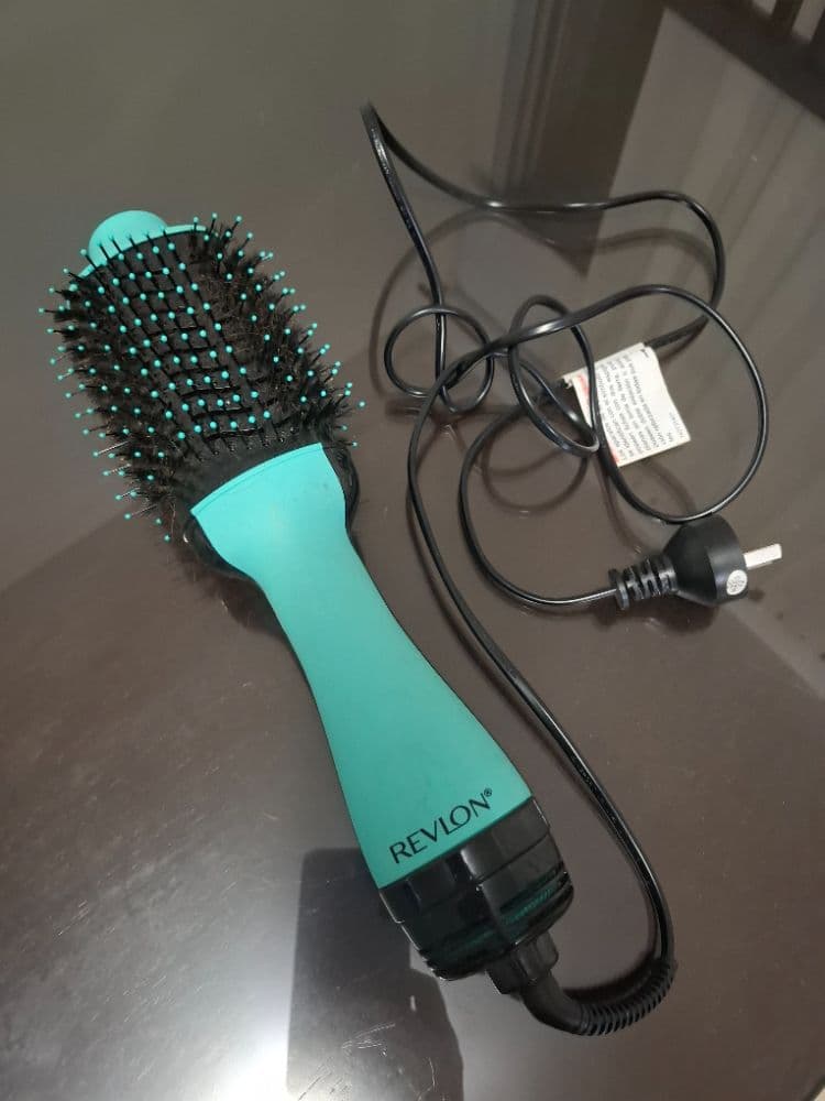 Cepillo secadir Marca Revlon. Poco uso